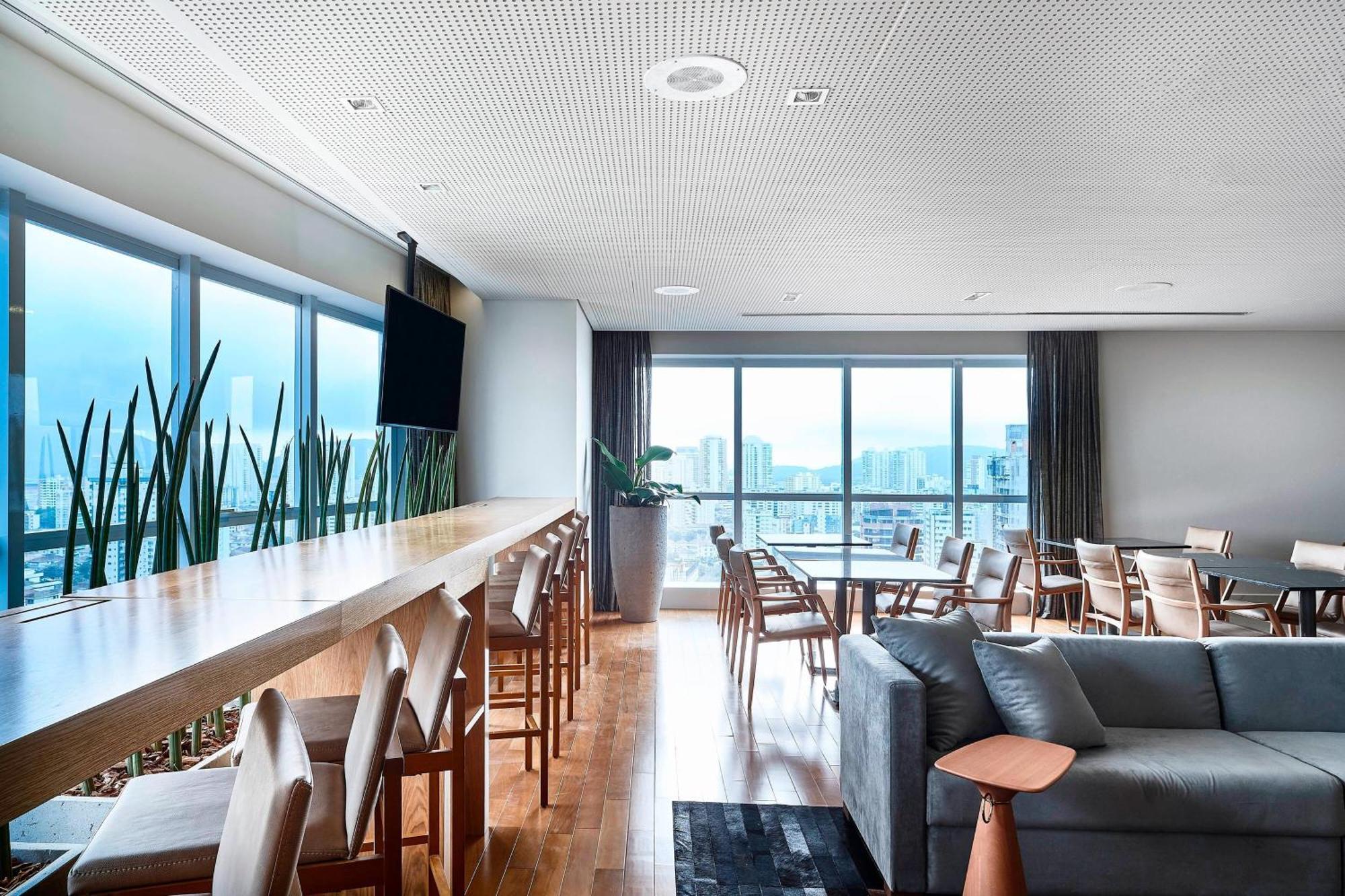 Sheraton Santos Hotel Ngoại thất bức ảnh The lounge at the airport